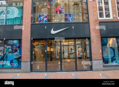 nike kalverstraat contact|nike store amsterdam.